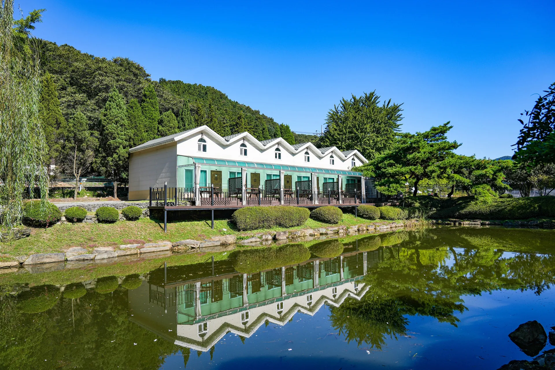 연못 정원
